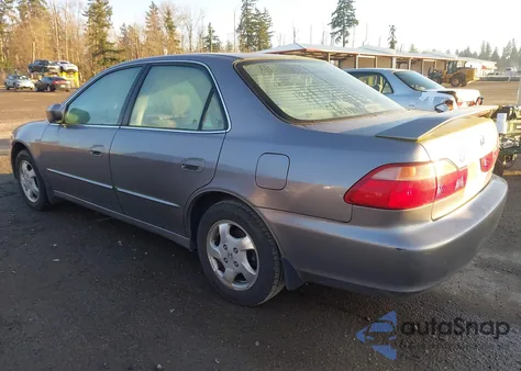 2000 Honda Accord 2.3 Ex z USA, uszkodzony, nr VIN 1HGCG5558YA153551